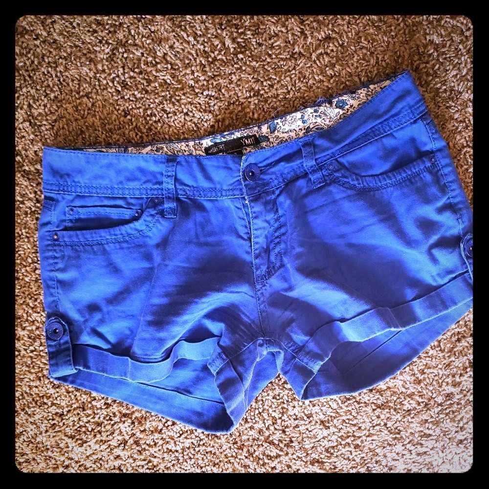 Shorts - Picture 1 of 3